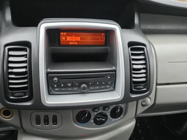 Синій Рено Трафік, об'ємом двигуна 2 л та пробігом 211 тис. км за 8600 $, фото 15 на Automoto.ua