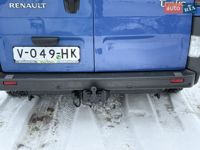 Синий Рено Трафик, объемом двигателя 2 л и пробегом 255 тыс. км за 13950 $, фото 5 на Automoto.ua