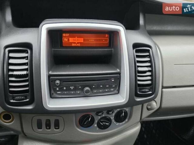 Синій Рено Трафік, об'ємом двигуна 2 л та пробігом 215 тис. км за 9800 $, фото 13 на Automoto.ua