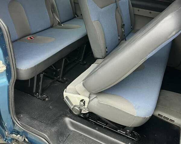 Синій Рено Трафік, об'ємом двигуна 2 л та пробігом 288 тис. км за 13500 $, фото 18 на Automoto.ua