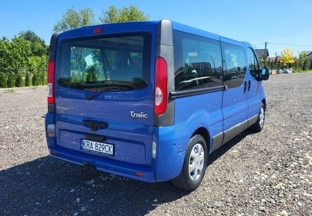 Синій Рено Трафік, об'ємом двигуна 2 л та пробігом 215 тис. км за 9200 $, фото 5 на Automoto.ua