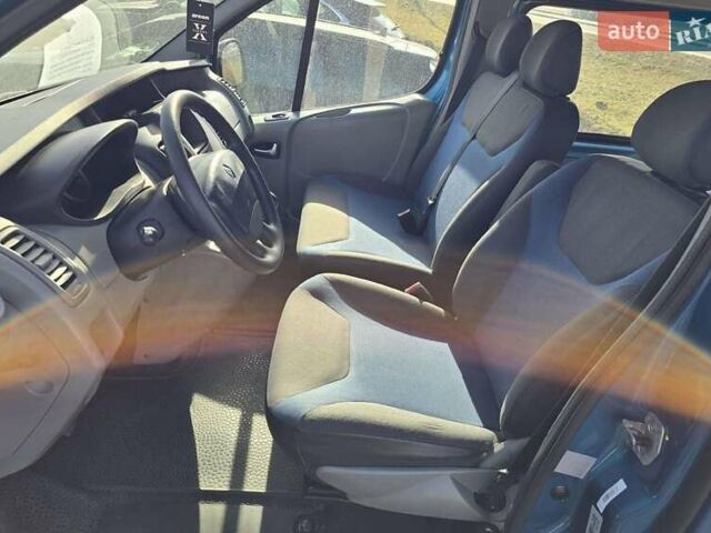 Рено Трафик 2012 в Хмельницком на Automoto.ua Синий Рено Трафик, объемом двигателя 2 л и пробегом 170 тыс. км за 11000 $, фото 14 на Automoto.ua