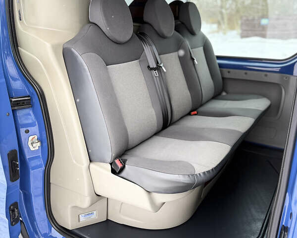 Синий Рено Трафик, объемом двигателя 2 л и пробегом 255 тыс. км за 13950 $, фото 21 на Automoto.ua