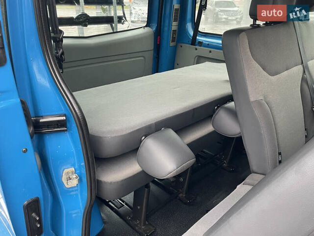 Синий Рено Трафик, объемом двигателя 2 л и пробегом 118 тыс. км за 14950 $, фото 56 на Automoto.ua