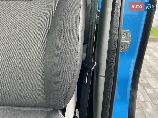 Синий Рено Трафик, объемом двигателя 2 л и пробегом 118 тыс. км за 14950 $, фото 43 на Automoto.ua