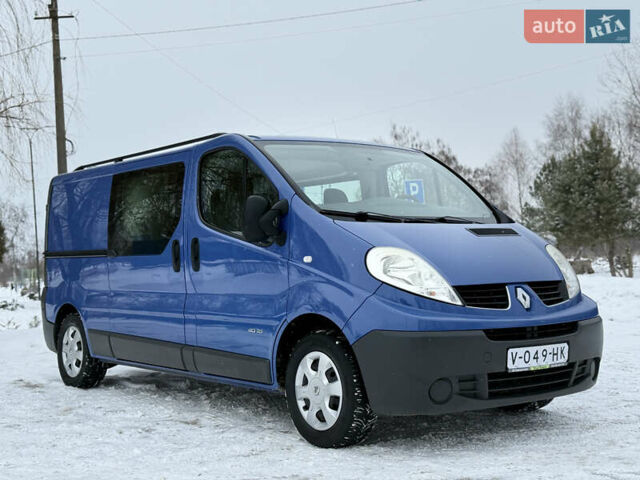 Синий Рено Трафик, объемом двигателя 2 л и пробегом 255 тыс. км за 13950 $, фото 2 на Automoto.ua