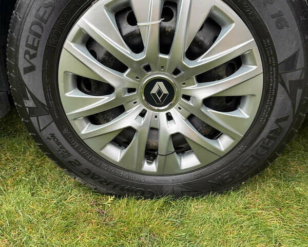 Синій Рено Трафік, об'ємом двигуна 2 л та пробігом 284 тис. км за 12500 $, фото 20 на Automoto.ua