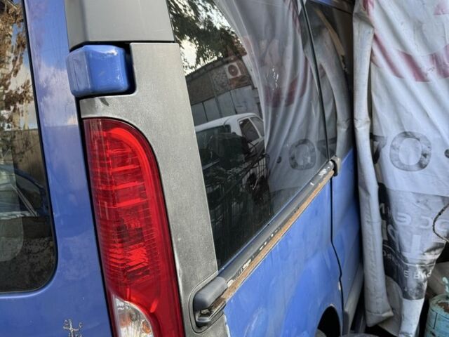 Синій Рено Трафік, об'ємом двигуна 2 л та пробігом 320 тис. км за 4500 $, фото 7 на Automoto.ua