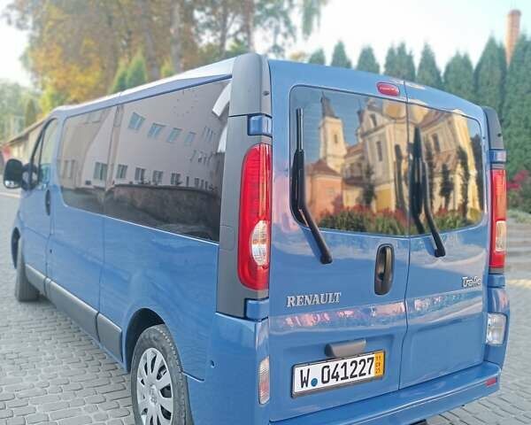 Синий Рено Трафик, объемом двигателя 2 л и пробегом 250 тыс. км за 13900 $, фото 2 на Automoto.ua