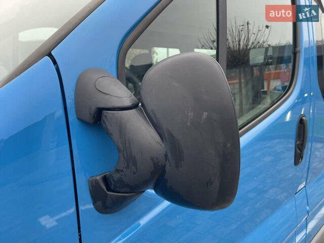Синий Рено Трафик, объемом двигателя 2 л и пробегом 118 тыс. км за 14950 $, фото 68 на Automoto.ua