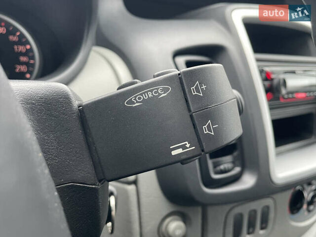 Синій Рено Трафік, об'ємом двигуна 2 л та пробігом 118 тис. км за 14500 $, фото 76 на Automoto.ua