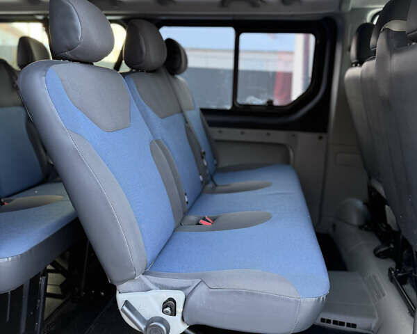 Синій Рено Трафік, об'ємом двигуна 2 л та пробігом 289 тис. км за 14800 $, фото 20 на Automoto.ua