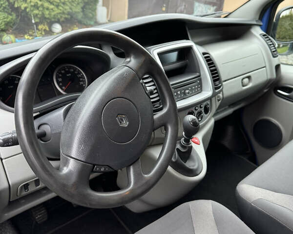 Синій Рено Трафік, об'ємом двигуна 2 л та пробігом 284 тис. км за 12500 $, фото 13 на Automoto.ua