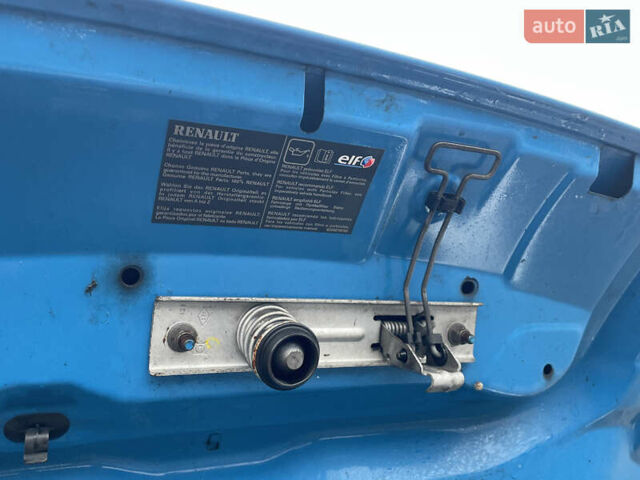 Синий Рено Трафик, объемом двигателя 2 л и пробегом 118 тыс. км за 14950 $, фото 48 на Automoto.ua