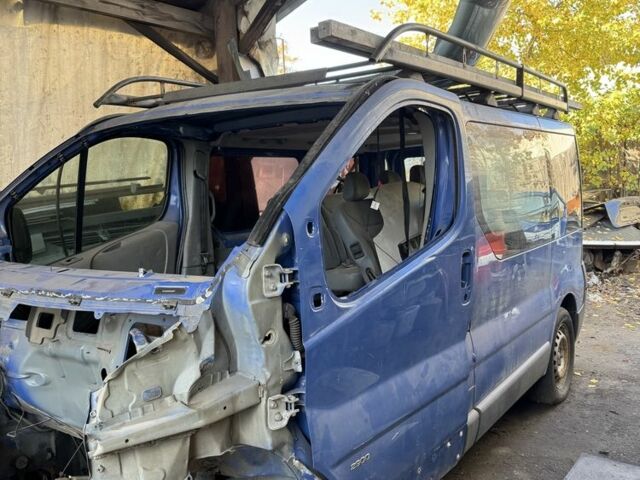Синій Рено Трафік, об'ємом двигуна 2 л та пробігом 320 тис. км за 4500 $, фото 4 на Automoto.ua