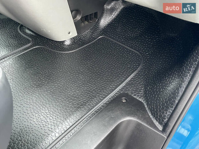 Синий Рено Трафик, объемом двигателя 2 л и пробегом 118 тыс. км за 14950 $, фото 20 на Automoto.ua