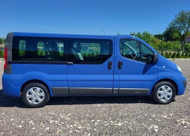 Синій Рено Трафік, об'ємом двигуна 2 л та пробігом 215 тис. км за 9200 $, фото 4 на Automoto.ua