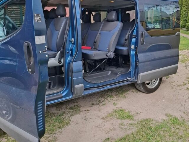 Синий Рено Трафик, объемом двигателя 2 л и пробегом 130 тыс. км за 15800 $, фото 2 на Automoto.ua