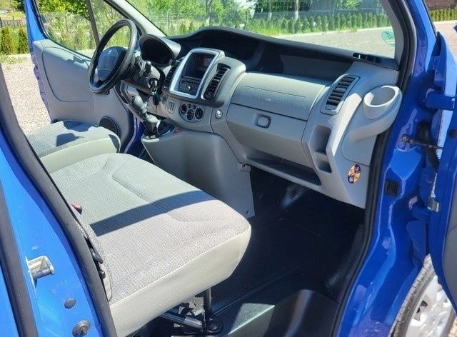 Синій Рено Трафік, об'ємом двигуна 2 л та пробігом 215 тис. км за 9200 $, фото 12 на Automoto.ua