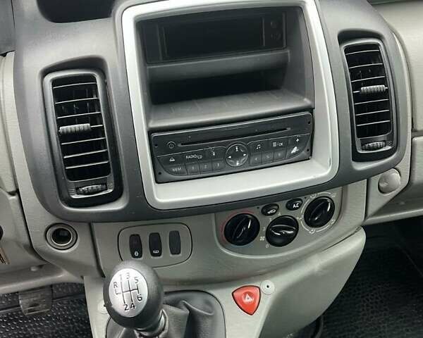 Синій Рено Трафік, об'ємом двигуна 2 л та пробігом 288 тис. км за 13500 $, фото 25 на Automoto.ua