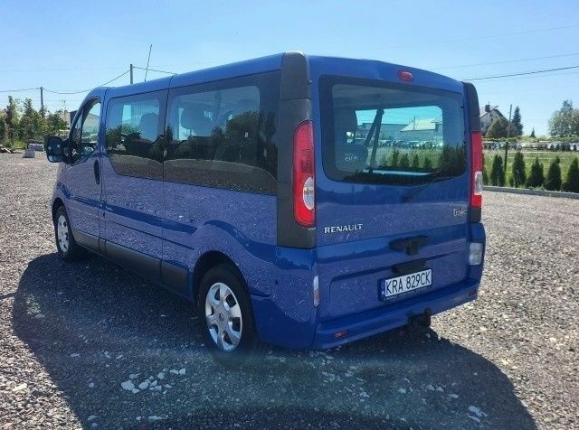 Синій Рено Трафік, об'ємом двигуна 2 л та пробігом 215 тис. км за 9200 $, фото 6 на Automoto.ua