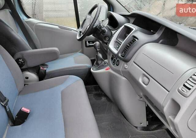 Синий Рено Трафик, объемом двигателя 2 л и пробегом 241 тыс. км за 14700 $, фото 19 на Automoto.ua