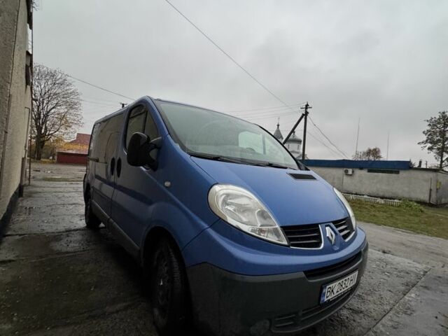 Синий Рено Трафик, объемом двигателя 2 л и пробегом 178 тыс. км за 10369 $, фото 2 на Automoto.ua