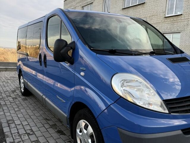 Синій Рено Трафік, об'ємом двигуна 2 л та пробігом 245 тис. км за 14500 $, фото 2 на Automoto.ua