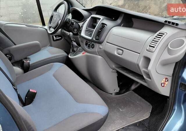 Синий Рено Трафик, объемом двигателя 2 л и пробегом 241 тыс. км за 14700 $, фото 18 на Automoto.ua