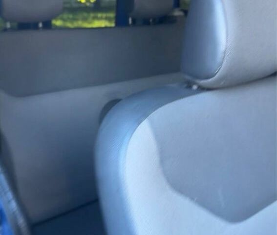 Синий Рено Трафик, объемом двигателя 2 л и пробегом 246 тыс. км за 13000 $, фото 8 на Automoto.ua