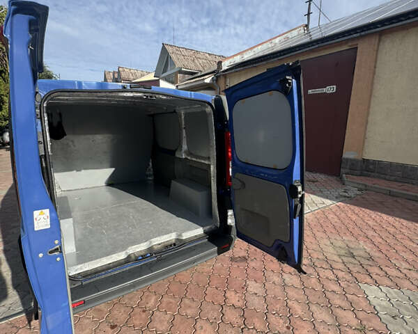 Синий Рено Трафик, объемом двигателя 2 л и пробегом 290 тыс. км за 12000 $, фото 23 на Automoto.ua