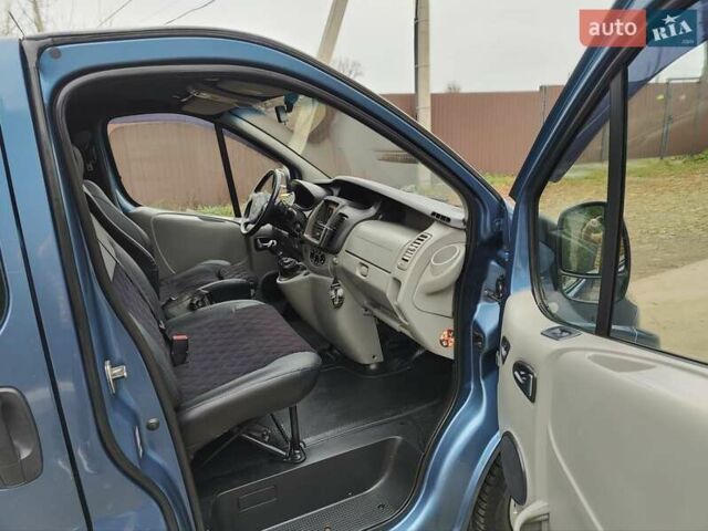 Синий Рено Трафик, объемом двигателя 2 л и пробегом 221 тыс. км за 13999 $, фото 10 на Automoto.ua