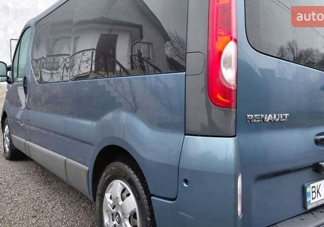 Синий Рено Трафик, объемом двигателя 2 л и пробегом 241 тыс. км за 14700 $, фото 8 на Automoto.ua