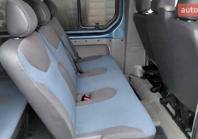 Синий Рено Трафик, объемом двигателя 2 л и пробегом 241 тыс. км за 14700 $, фото 20 на Automoto.ua