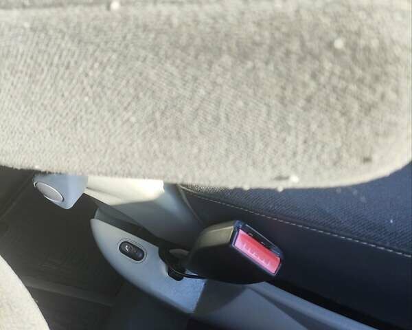 Синій Рено Трафік, об'ємом двигуна 2 л та пробігом 385 тис. км за 18500 $, фото 24 на Automoto.ua