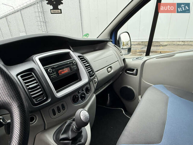 Синій Рено Трафік, об'ємом двигуна 2 л та пробігом 230 тис. км за 15800 $, фото 24 на Automoto.ua