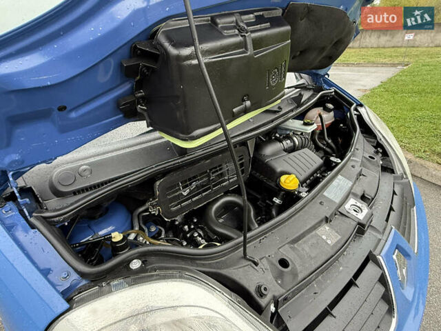 Синій Рено Трафік, об'ємом двигуна 2 л та пробігом 230 тис. км за 15800 $, фото 51 на Automoto.ua
