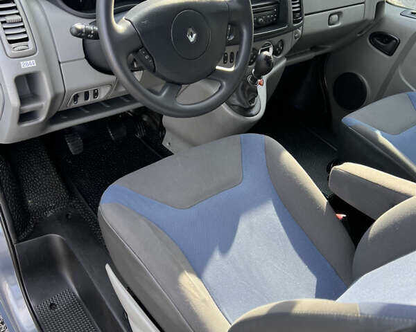 Синій Рено Трафік, об'ємом двигуна 2 л та пробігом 280 тис. км за 14900 $, фото 11 на Automoto.ua