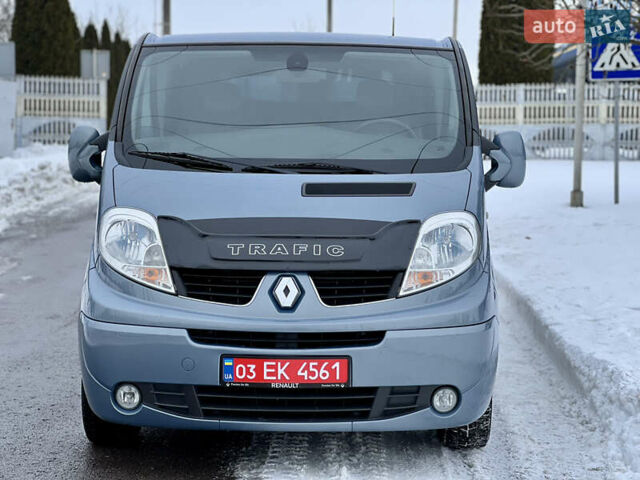 Синій Рено Трафік, об'ємом двигуна 2 л та пробігом 215 тис. км за 16899 $, фото 2 на Automoto.ua