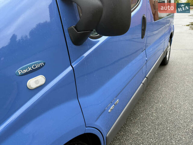 Синій Рено Трафік, об'ємом двигуна 2 л та пробігом 230 тис. км за 15800 $, фото 47 на Automoto.ua