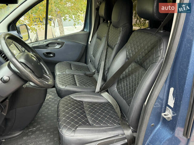 Рено Трафик 2016 в Черновцах на Automoto.ua Синий Рено Трафик, объемом двигателя 1.6 л и пробегом 300 тыс. км за 14500 $, фото 6 на Automoto.ua