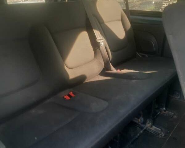 Синий Рено Трафик, объемом двигателя 1.6 л и пробегом 446 тыс. км за 13280 $, фото 18 на Automoto.ua