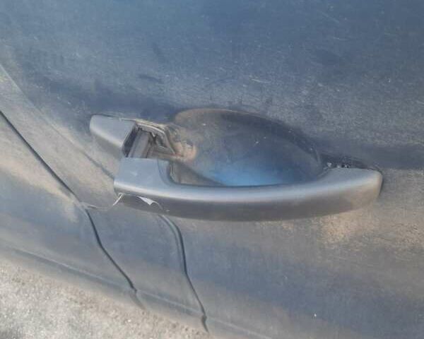 Синий Рено Трафик, объемом двигателя 1.6 л и пробегом 446 тыс. км за 13280 $, фото 7 на Automoto.ua