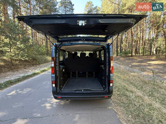 Синий Рено Трафик, объемом двигателя 2 л и пробегом 185 тыс. км за 28800 $, фото 56 на Automoto.ua