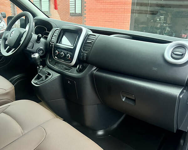 Синий Рено Трафик, объемом двигателя 2 л и пробегом 109 тыс. км за 24500 $, фото 12 на Automoto.ua