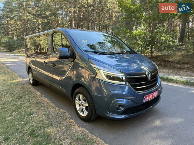 Синий Рено Трафик, объемом двигателя 2 л и пробегом 185 тыс. км за 28800 $, фото 1 на Automoto.ua