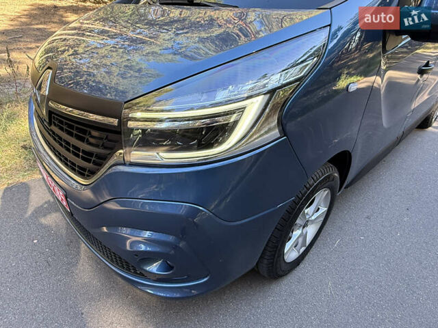 Синий Рено Трафик, объемом двигателя 2 л и пробегом 185 тыс. км за 28800 $, фото 24 на Automoto.ua