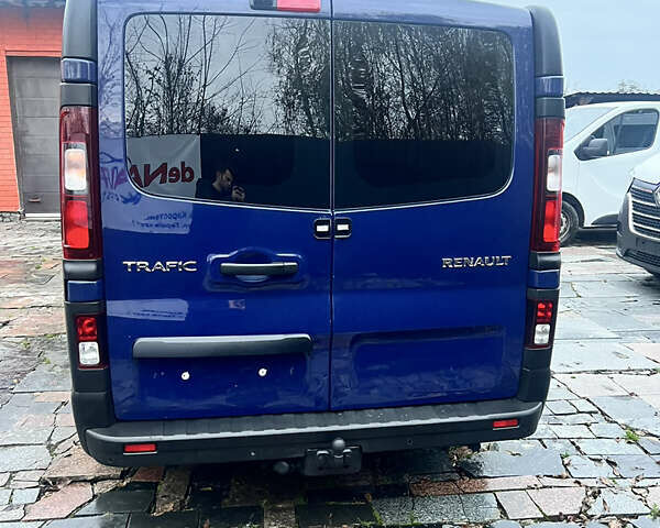 Синий Рено Трафик, объемом двигателя 2 л и пробегом 109 тыс. км за 24500 $, фото 3 на Automoto.ua