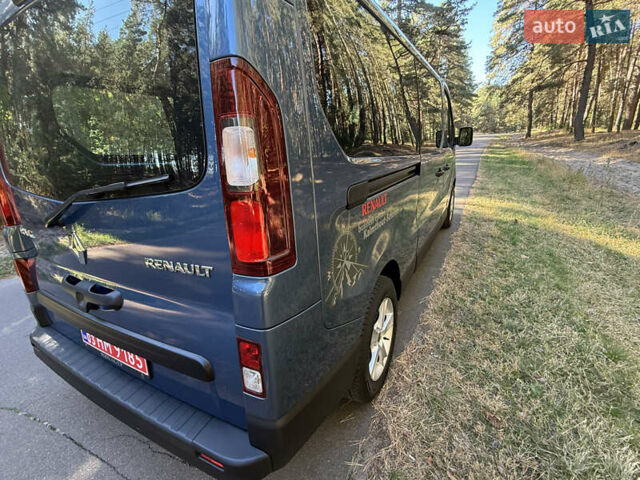 Синий Рено Трафик, объемом двигателя 2 л и пробегом 185 тыс. км за 28800 $, фото 25 на Automoto.ua