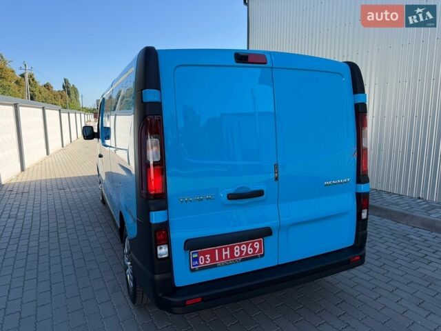 Синий Рено Трафик, объемом двигателя 2 л и пробегом 114 тыс. км за 24600 $, фото 5 на Automoto.ua